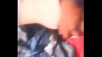 Oynat Onunla parkta tanıştım ve aynı gece onu becerdim