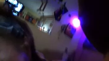 Riproduci Feeloshells ama prendere il cazzo lungo e duro di Woody