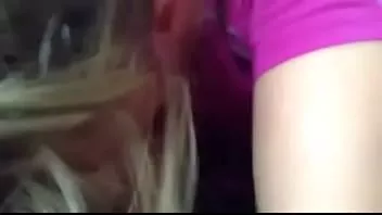 play MILF pirang memberikan blowjob yang luar biasa dan dia menelan kacang saya