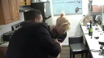 play Laska zostaje aresztowana i używana przez brudnego policjanta