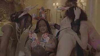 play ماذا آنا foxxx، Alexis Tae، Maddy May، و siouxsie q تفعل في a slumber party