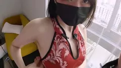 play チャイナドレスを着た巨乳のアジア人少女はクリーミーな潮吹きを十分に得ることができません